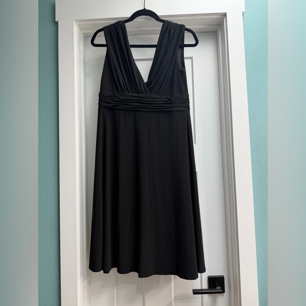Jones Wear Classic Black Midi Dress
